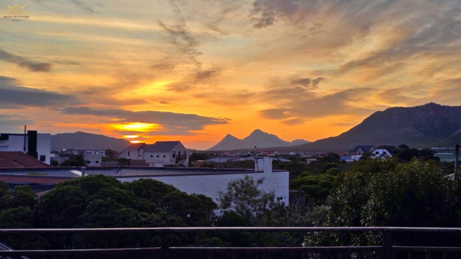 4 Bedroom Property for Sale in Bettys Bay Western Cape